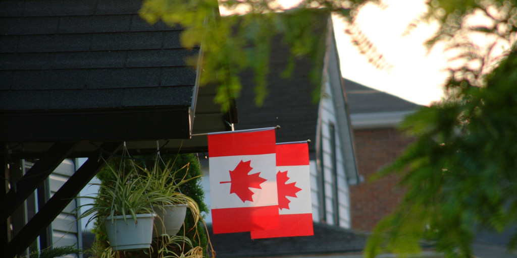 o-CANADIAN-FLAG-ON-HOUSE