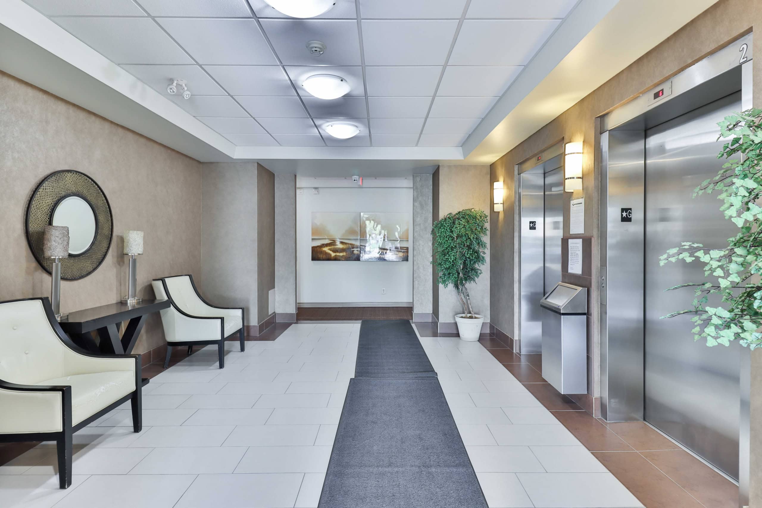 28_Lobby
